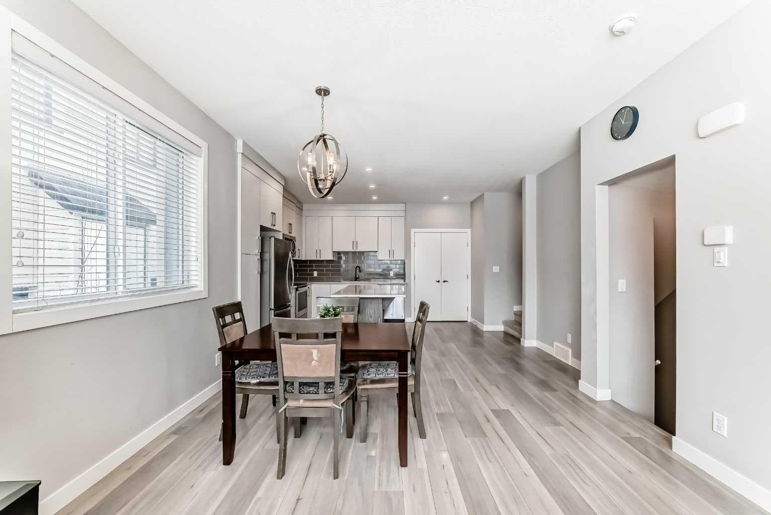 111 Redstone Crescent NE