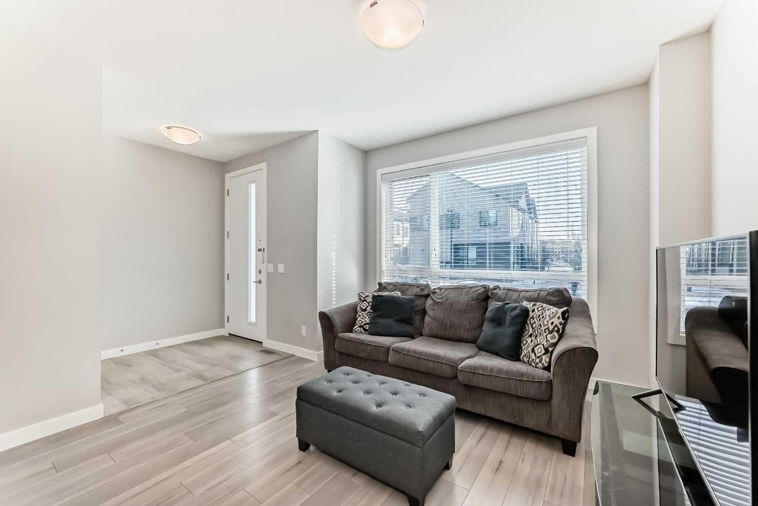111 Redstone Crescent NE