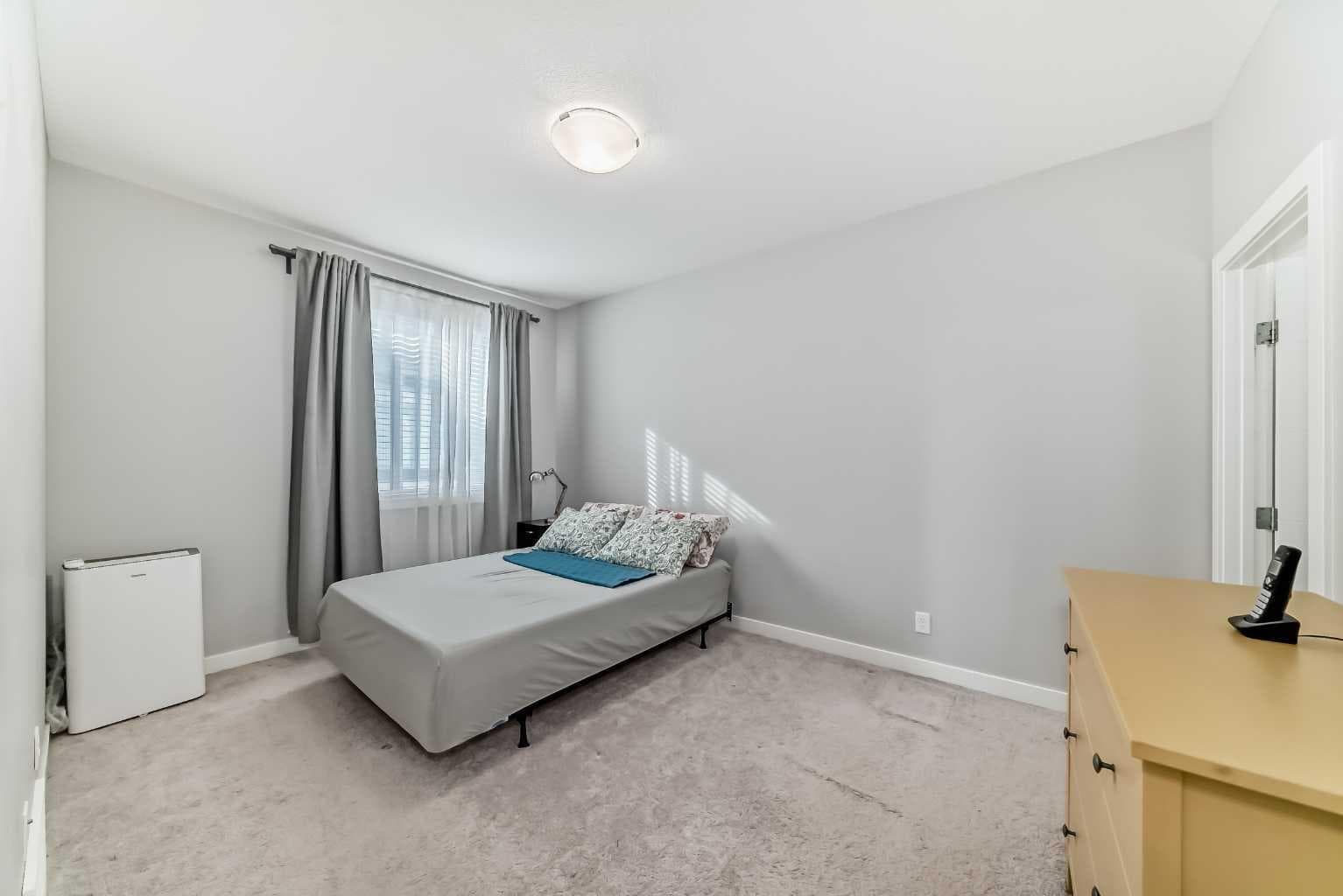 111 Redstone Crescent NE