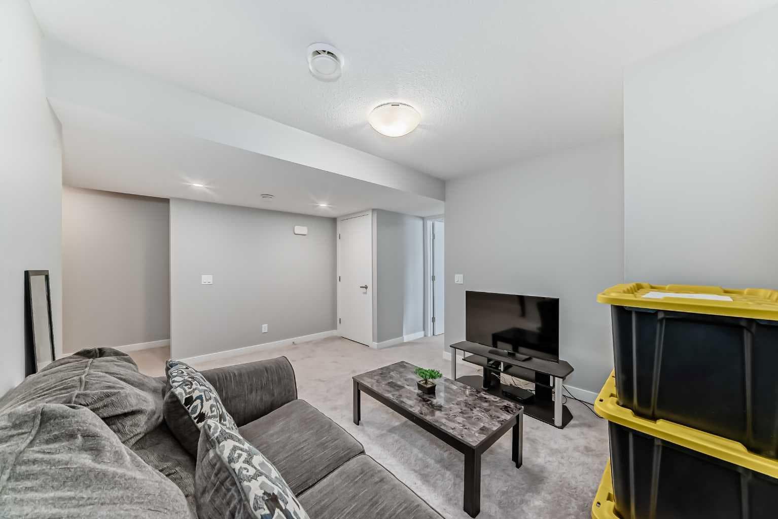 111 Redstone Crescent NE