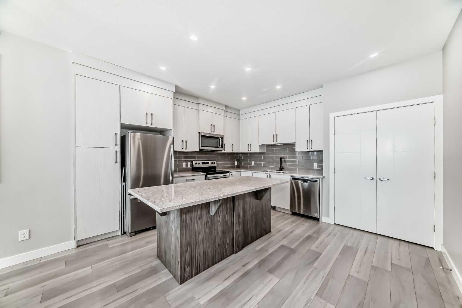 111 Redstone Crescent NE
