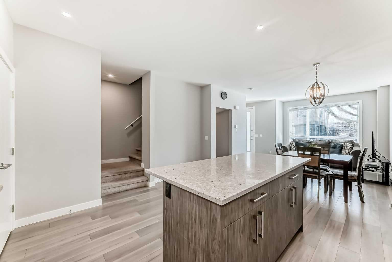 111 Redstone Crescent NE