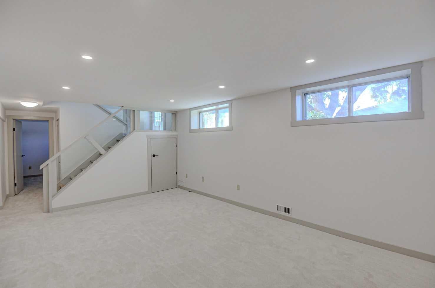 205 Allan Crescent SE