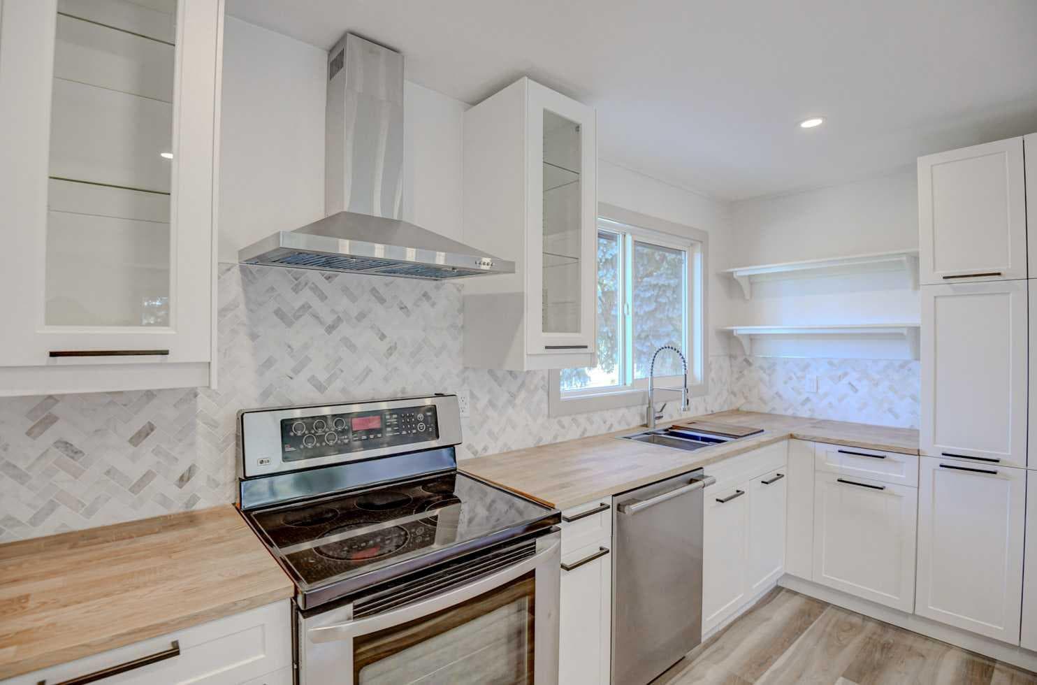 205 Allan Crescent SE