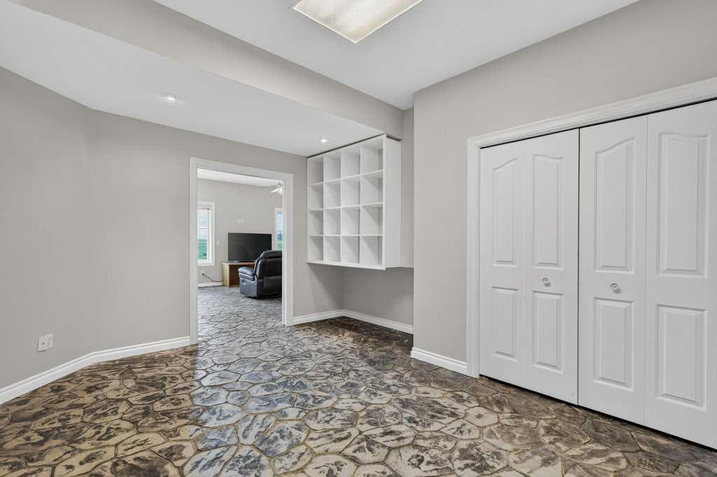 270127 Glenmore Trail 