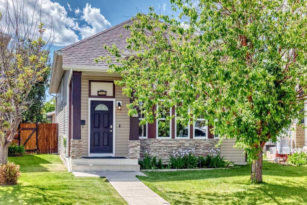 222 Covewood Close NE