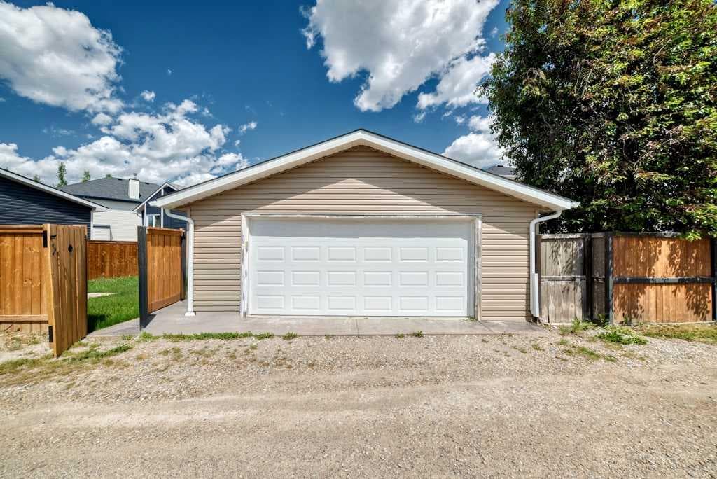 222 Covewood Close NE