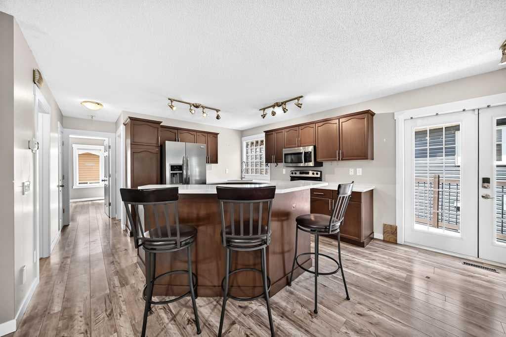 222 Covewood Close NE