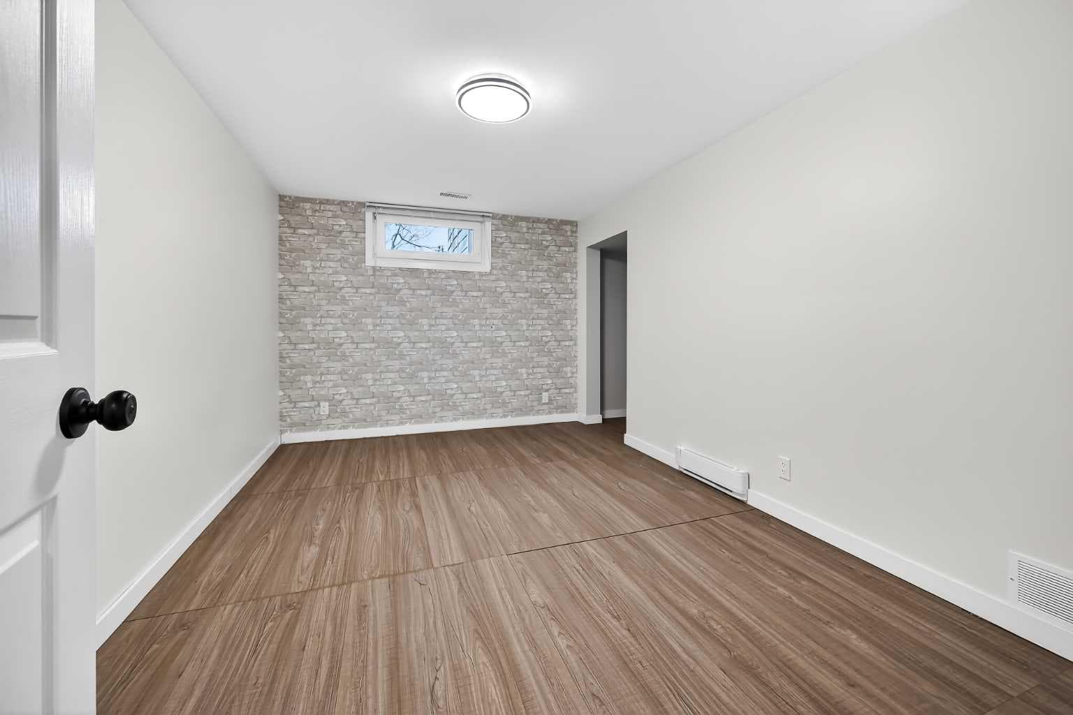 81 Westminster Drive SW