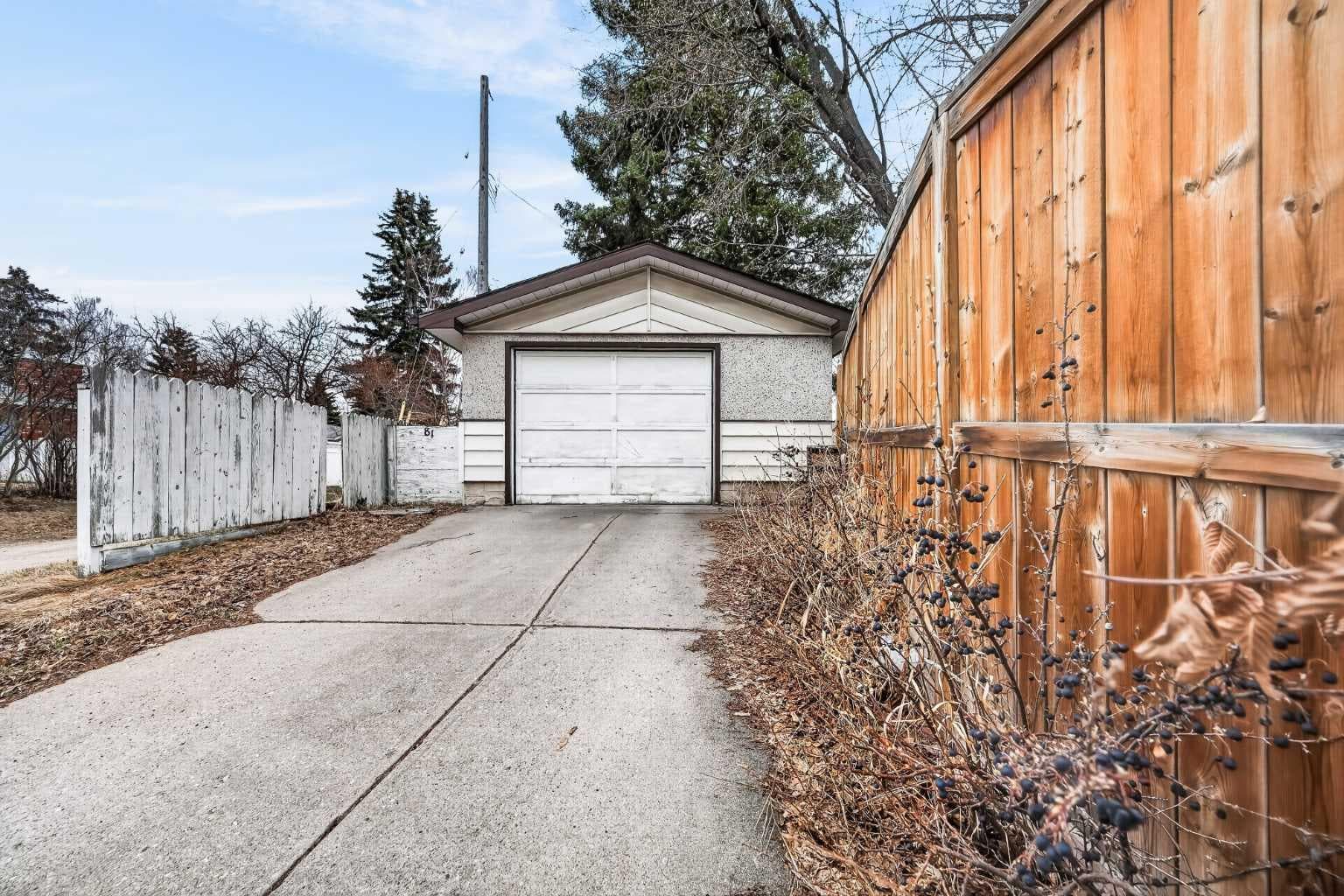 81 Westminster Drive SW
