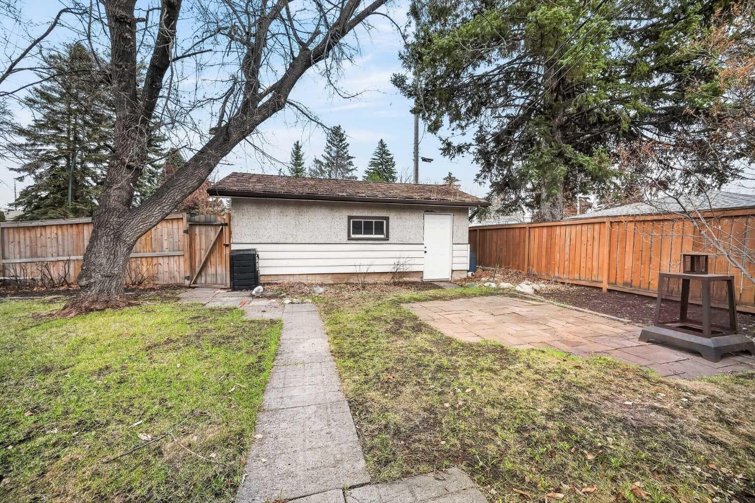 81 Westminster Drive SW