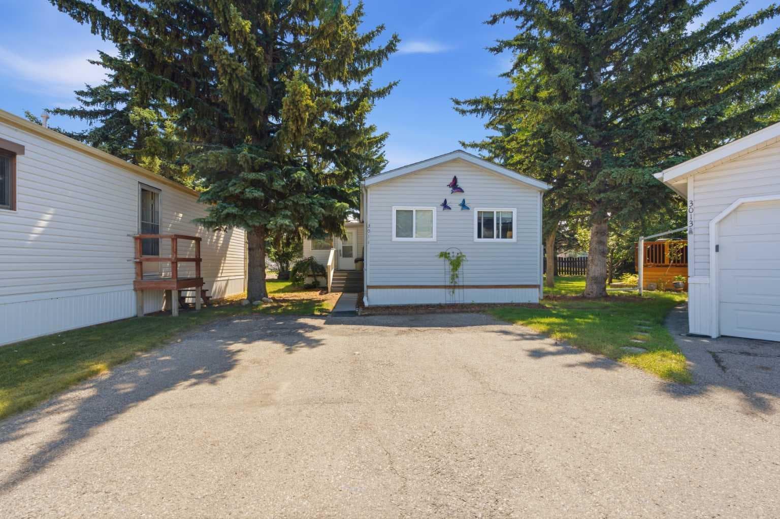 3011 Burroughs Manor NE