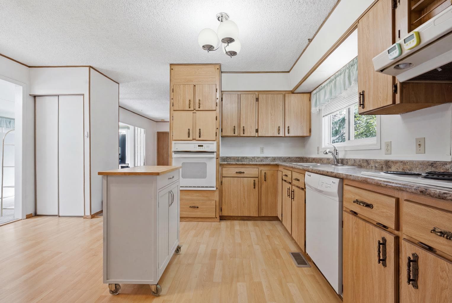3011 Burroughs Manor NE