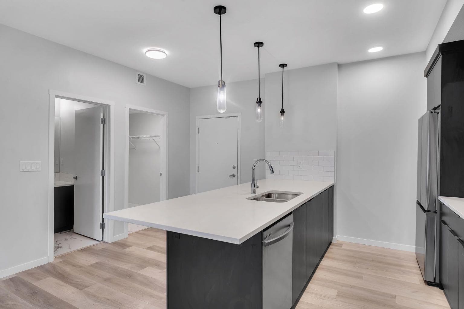 3201, 220 Seton Grove SE