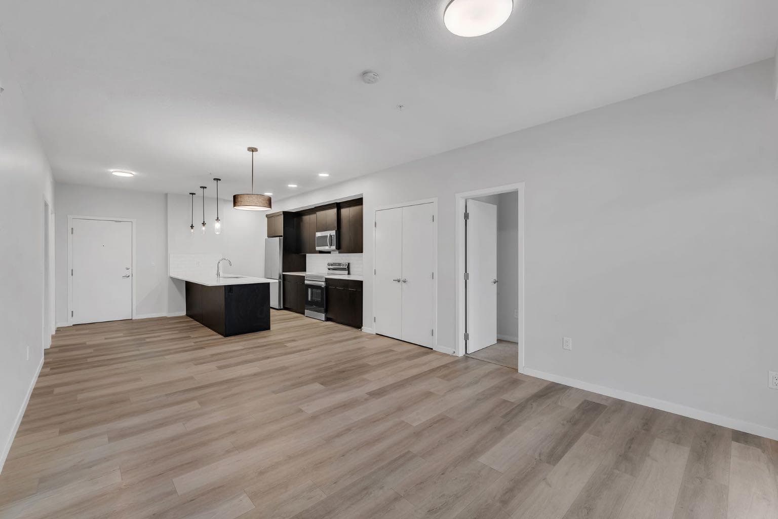 3201, 220 Seton Grove SE