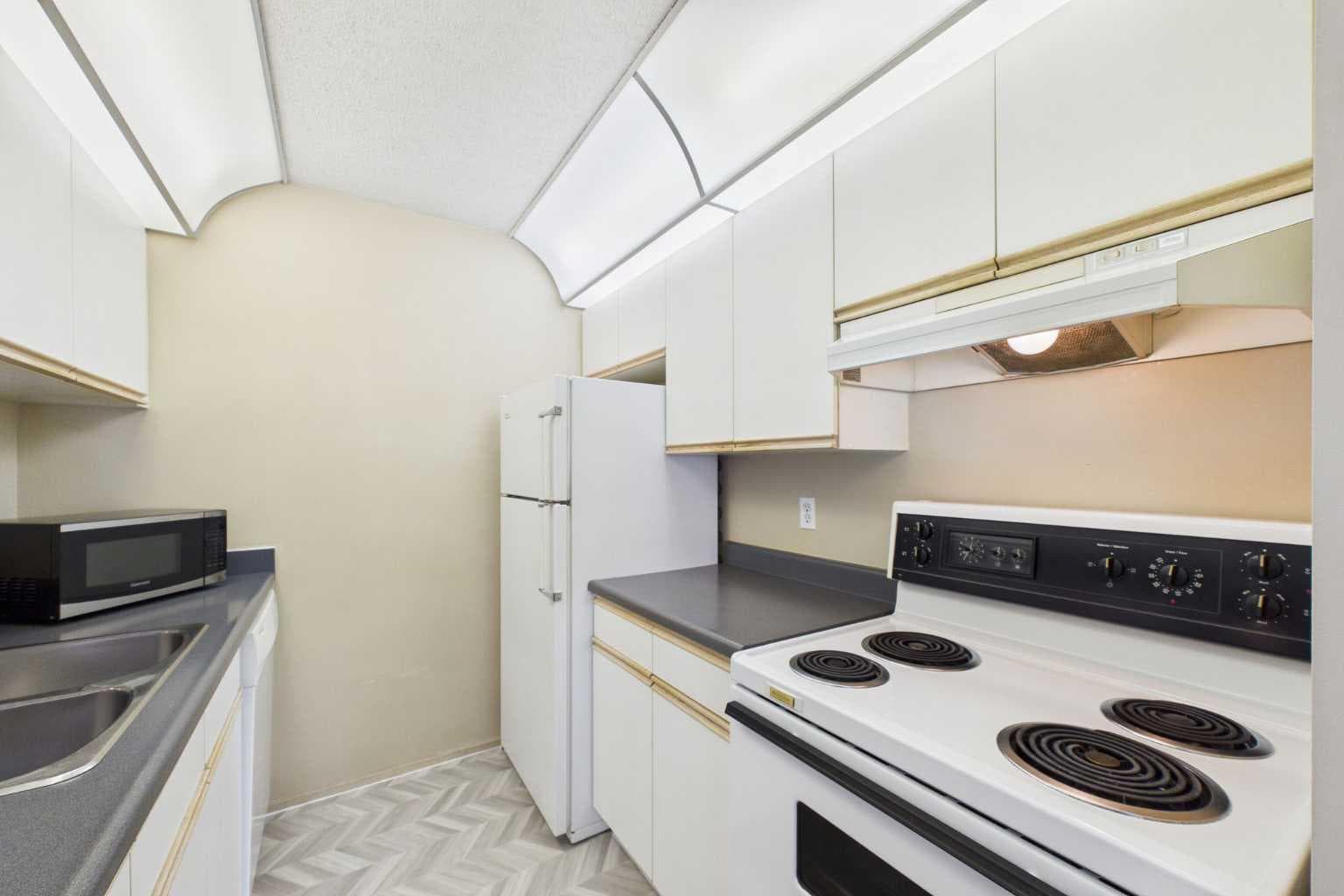 416, 21 Dover Point SE