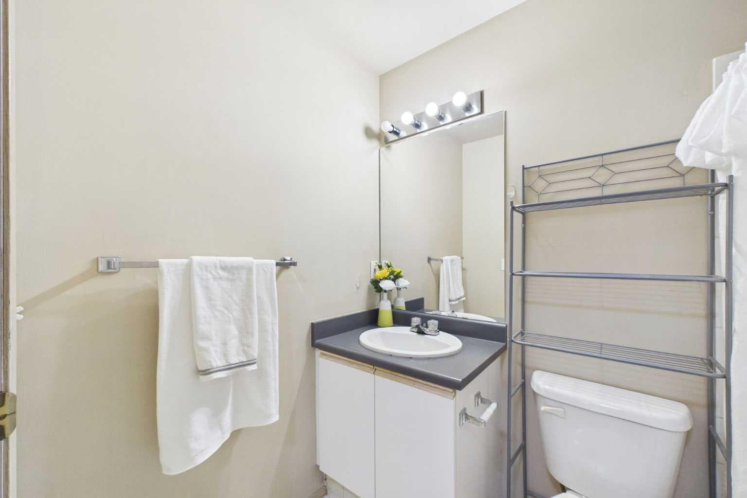 416, 21 Dover Point SE