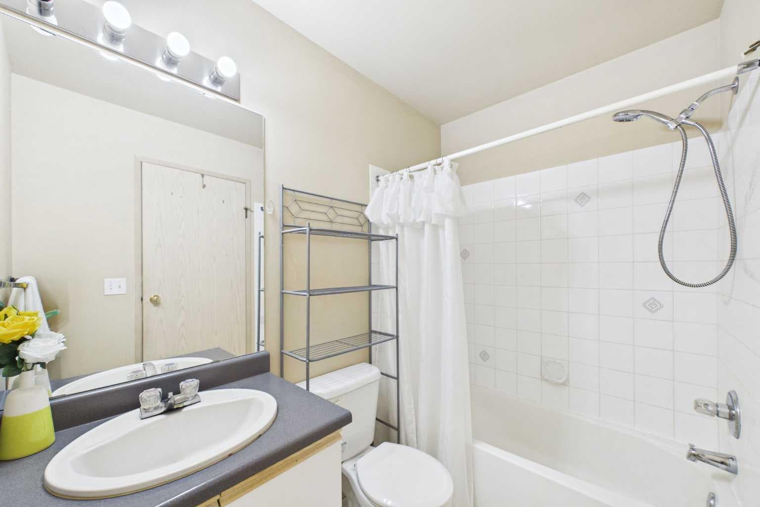 416, 21 Dover Point SE