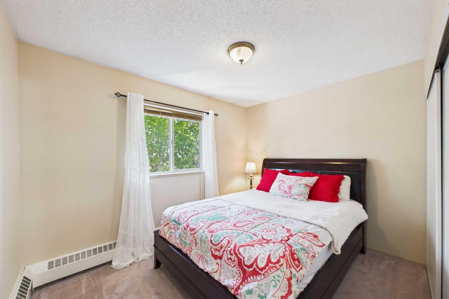416, 21 Dover Point SE