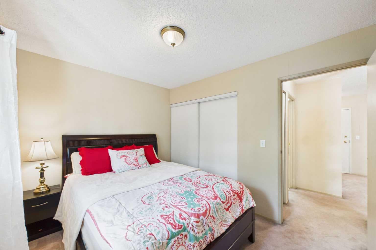 416, 21 Dover Point SE