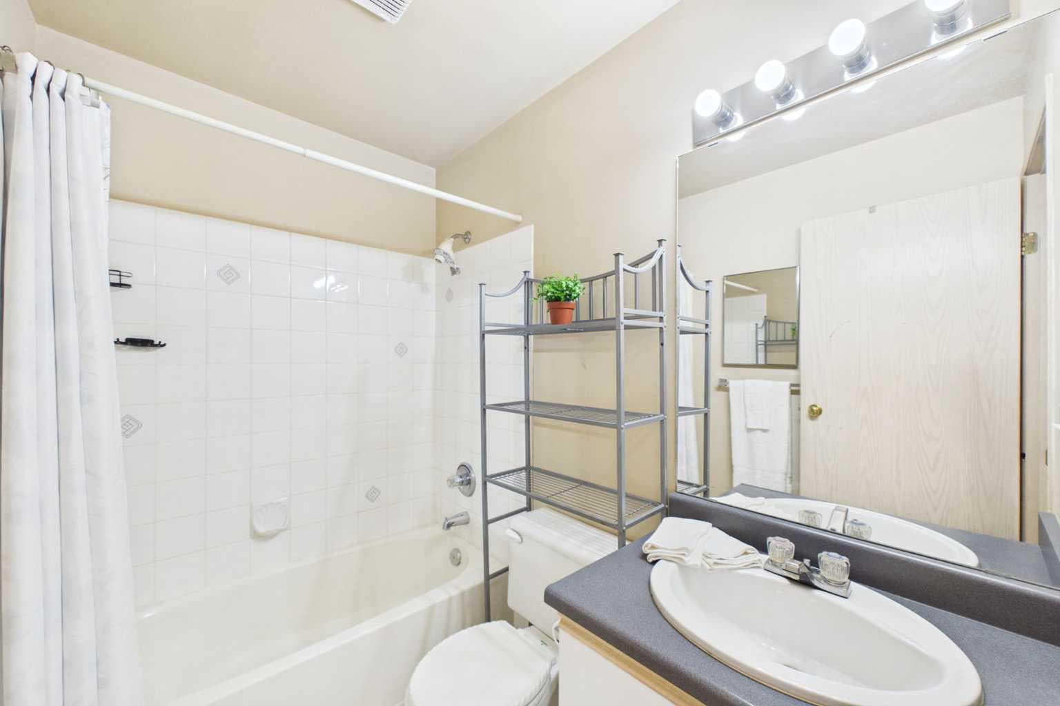416, 21 Dover Point SE