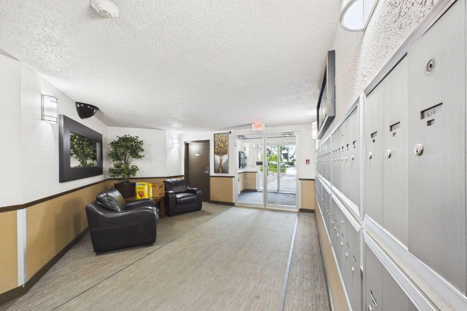 416, 21 Dover Point SE