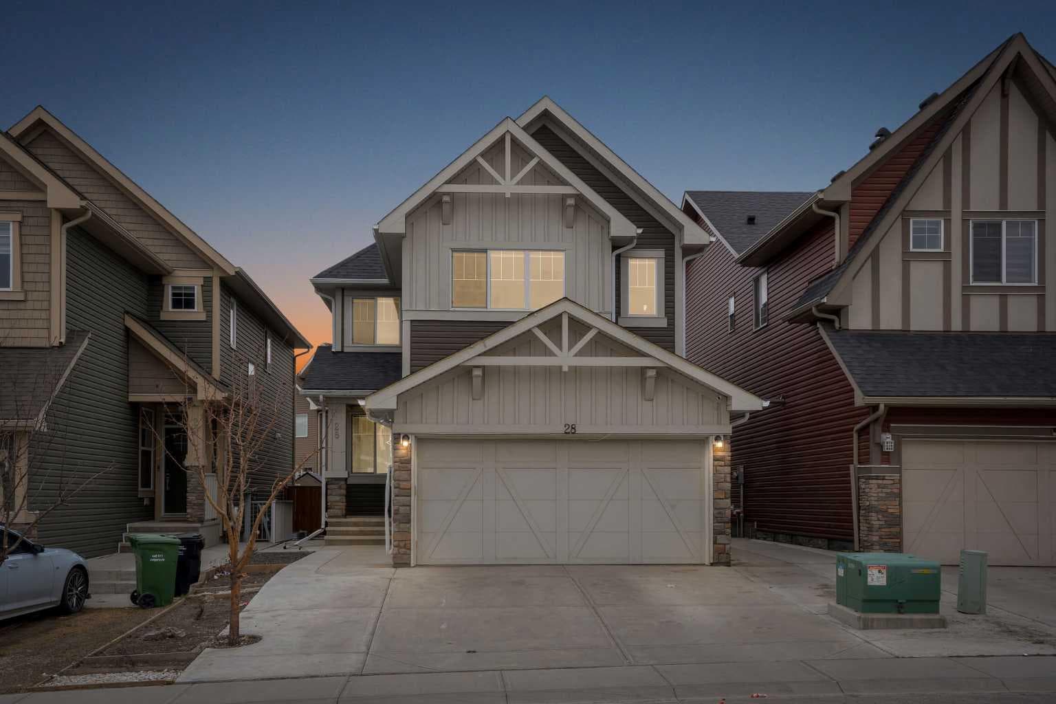 28 Saddlelake Common NE