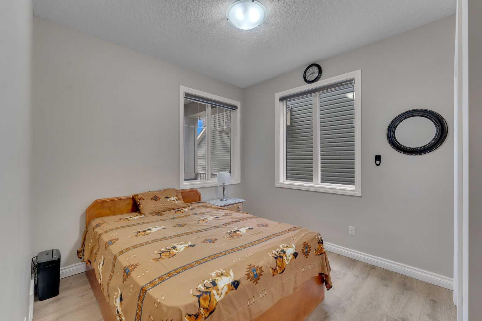 28 Saddlelake Common NE