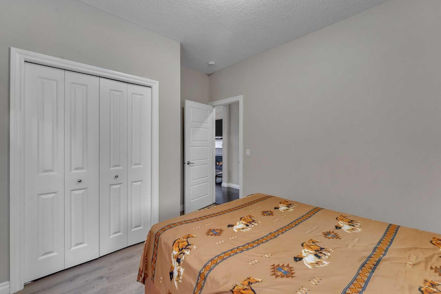 28 Saddlelake Common NE