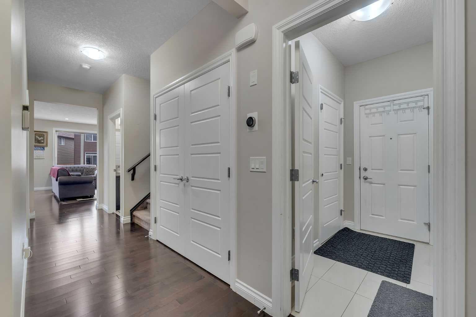 28 Saddlelake Common NE