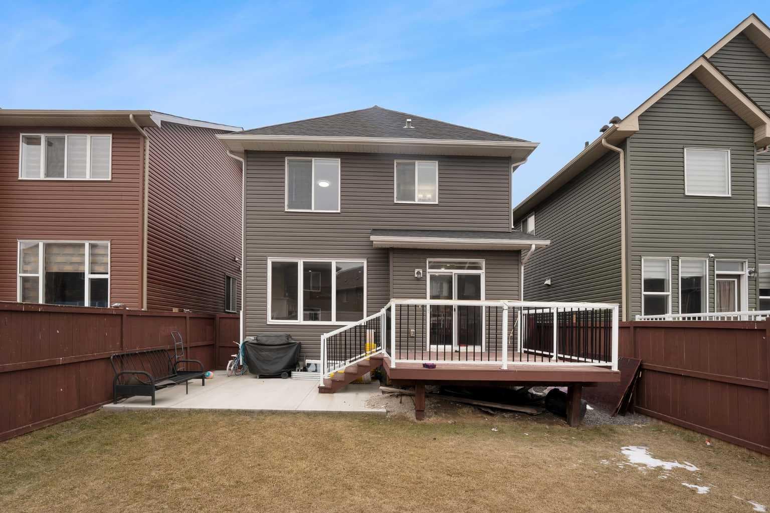 28 Saddlelake Common NE