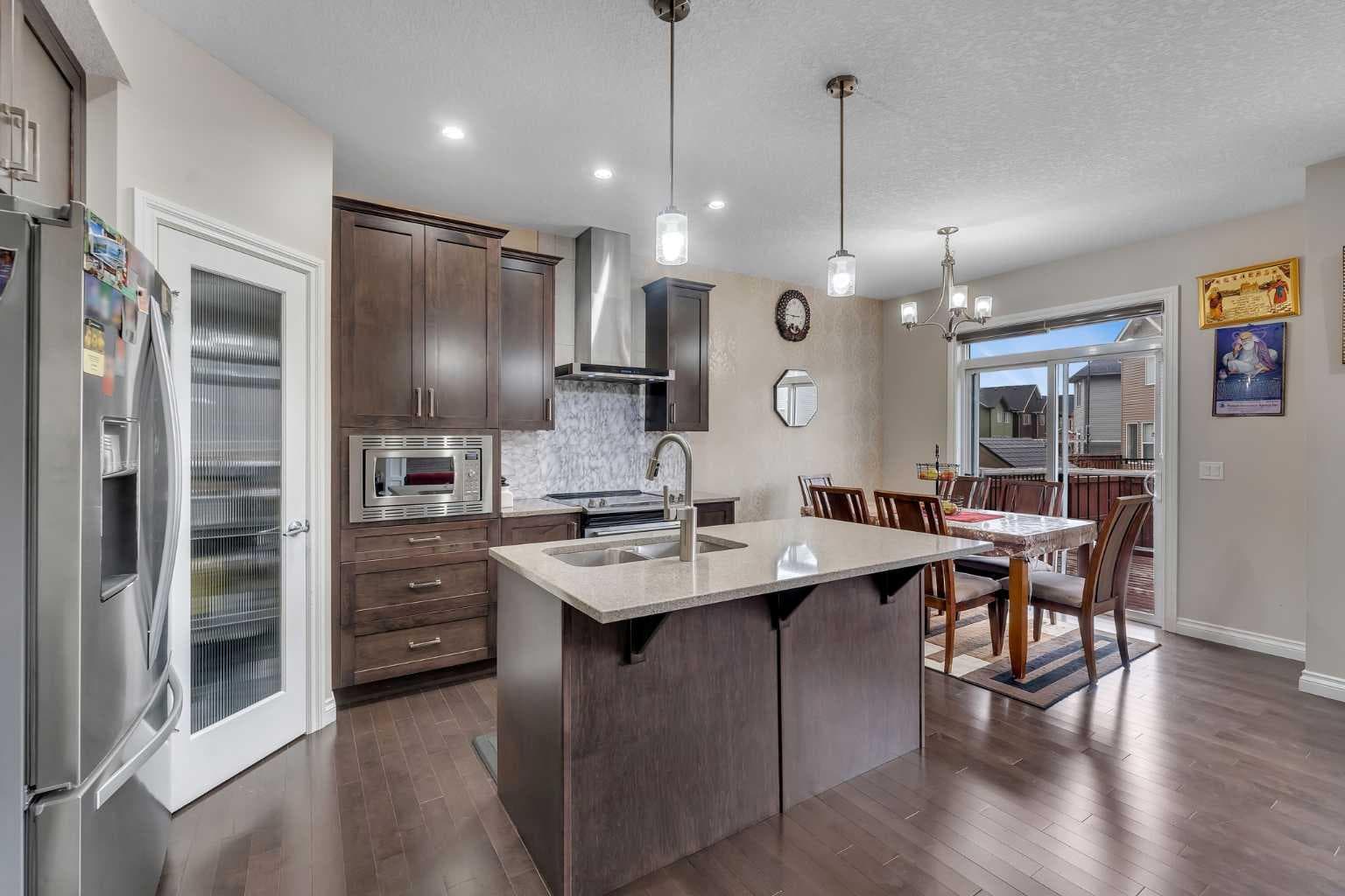 28 Saddlelake Common NE