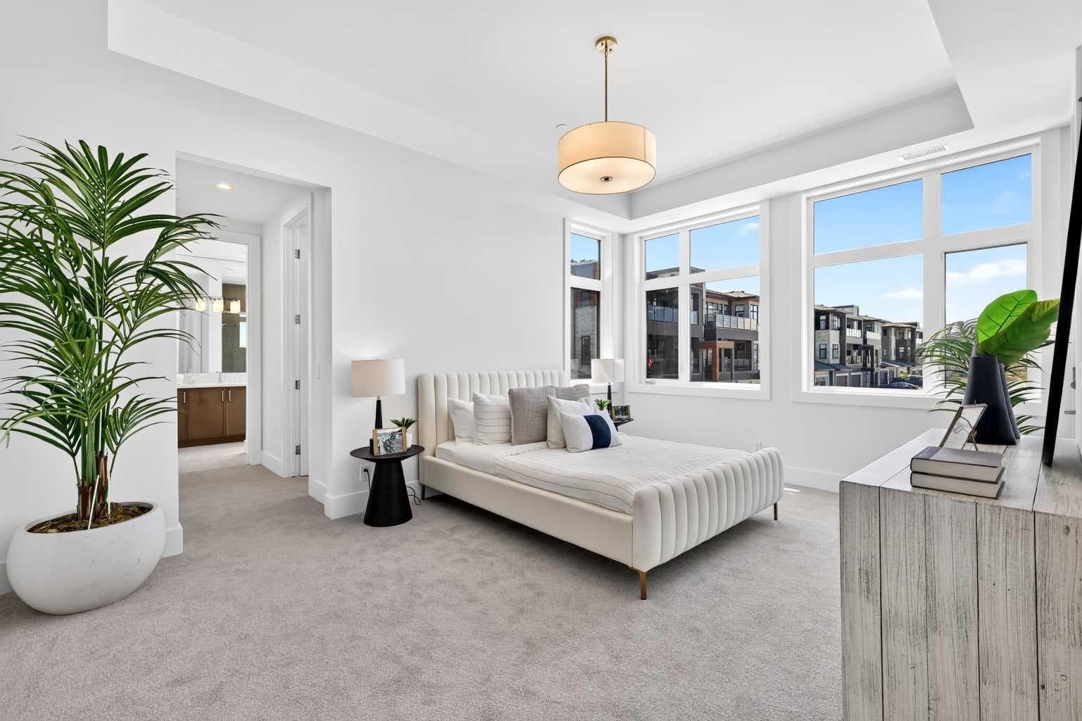 202, 140 Marina Cove SE