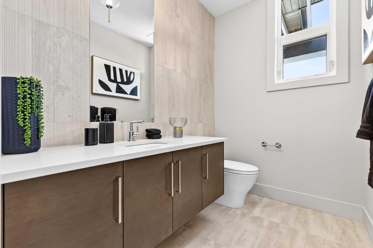 302, 140 Marina Cove SE