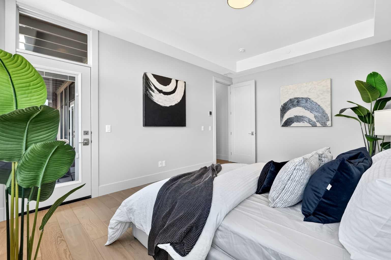 302, 140 Marina Cove SE