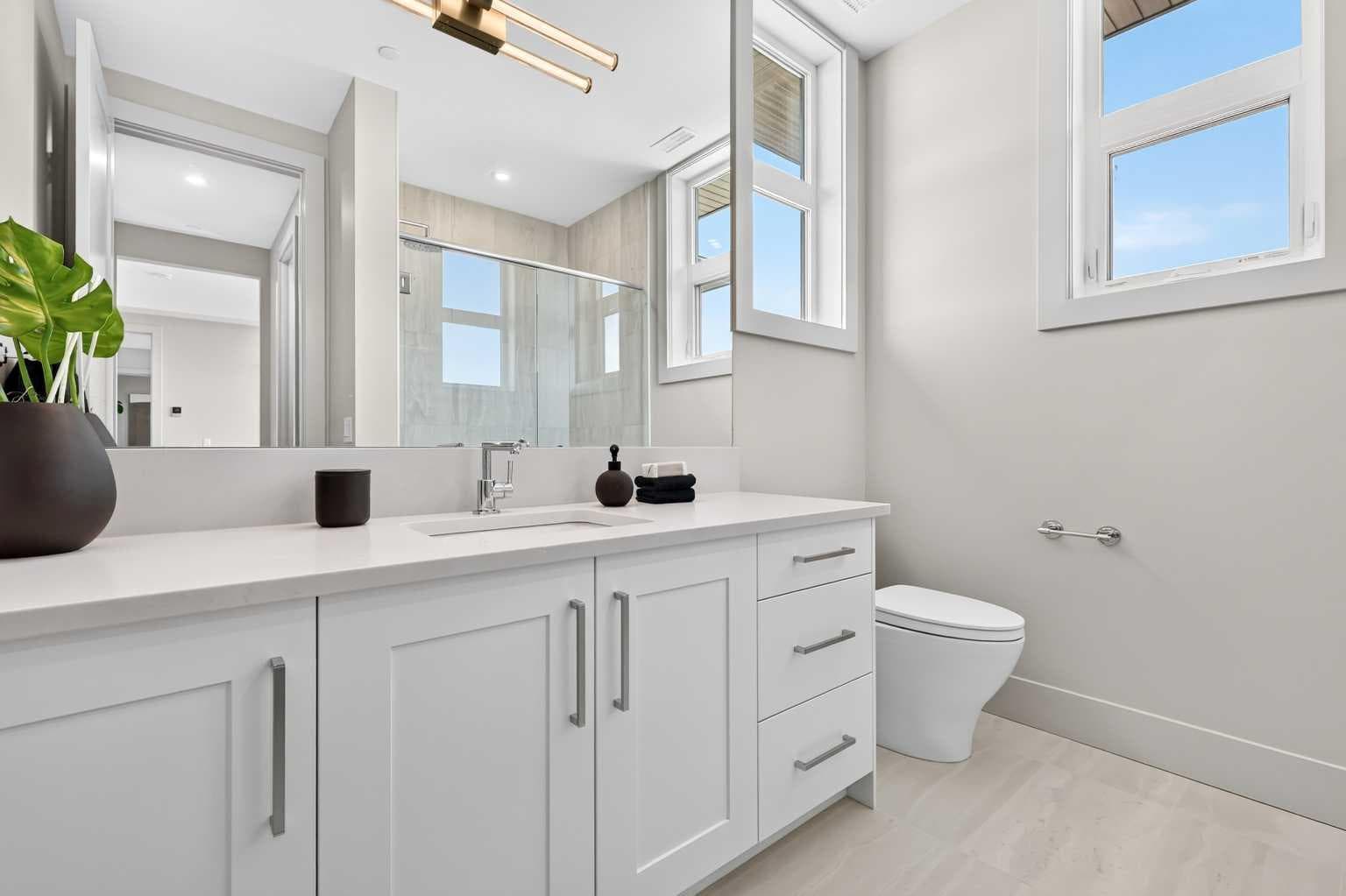 302, 140 Marina Cove SE