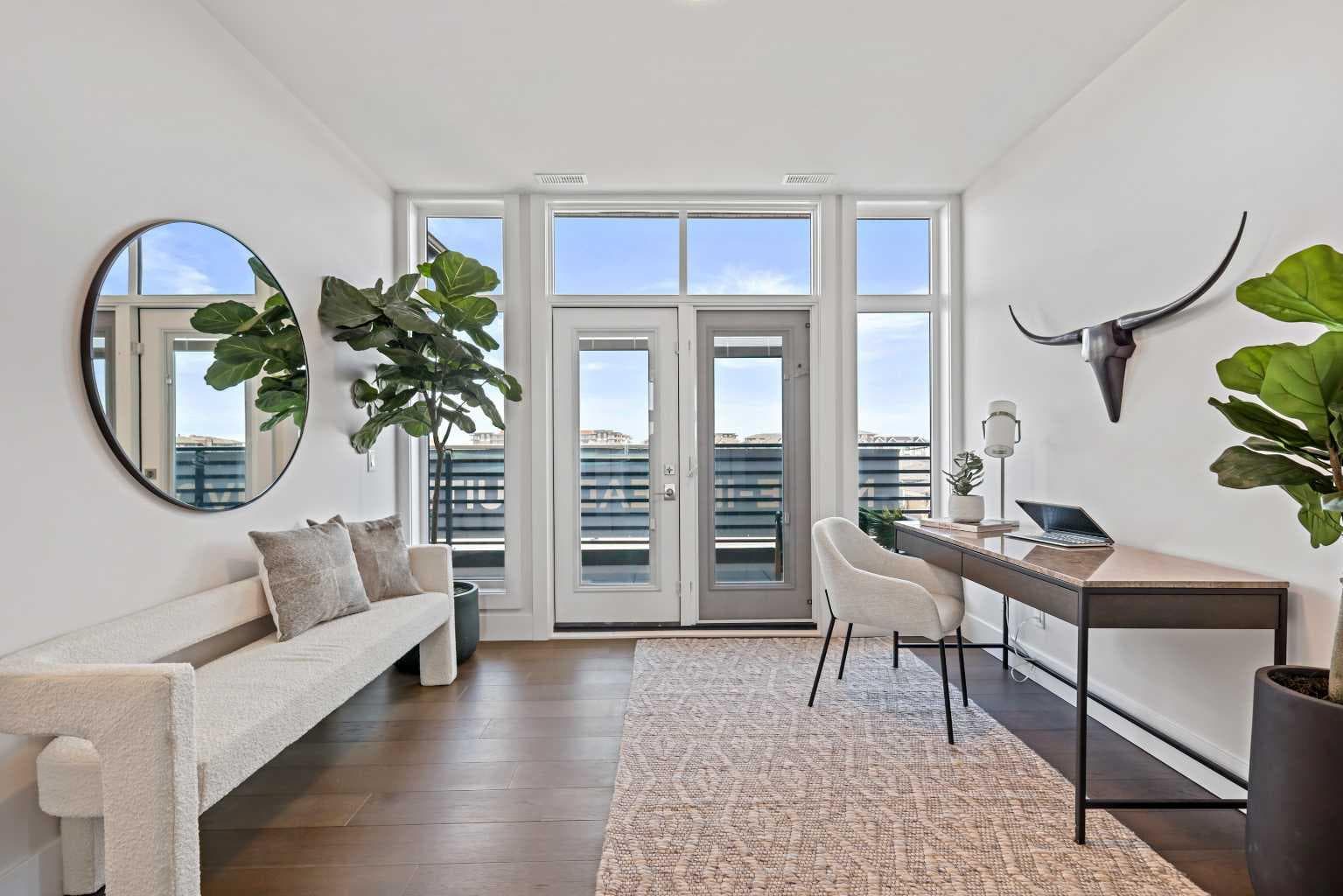 302, 170 Marina Cove SE