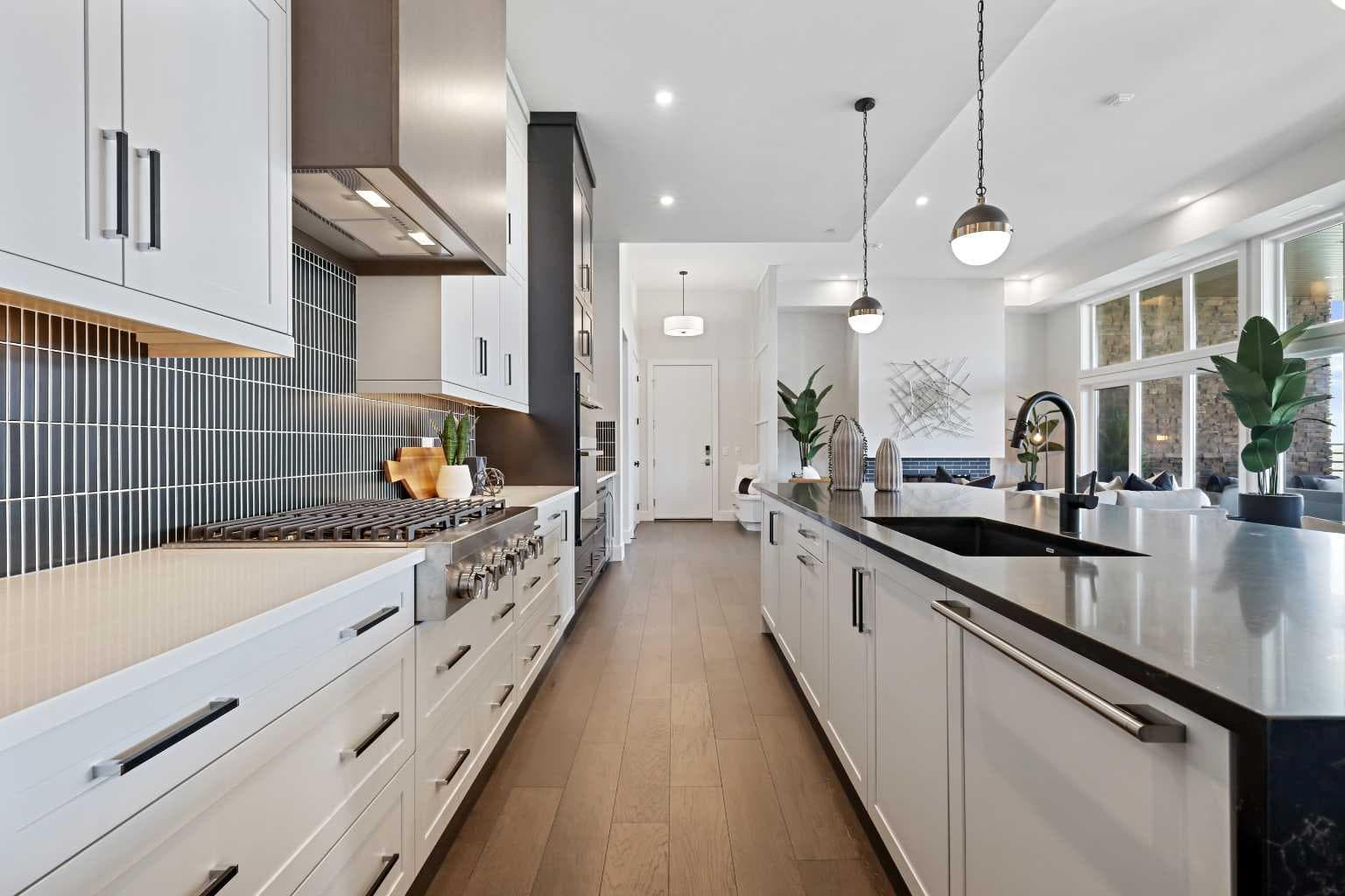 302, 170 Marina Cove SE