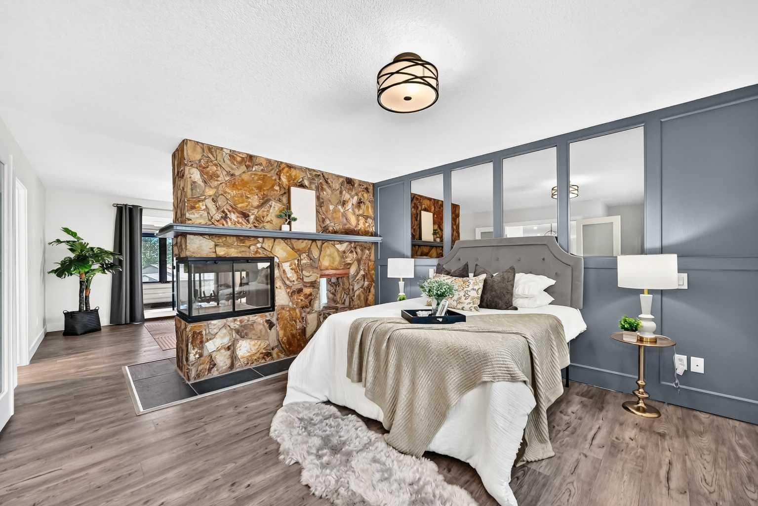 884 EAST CHESTERMERE Drive 