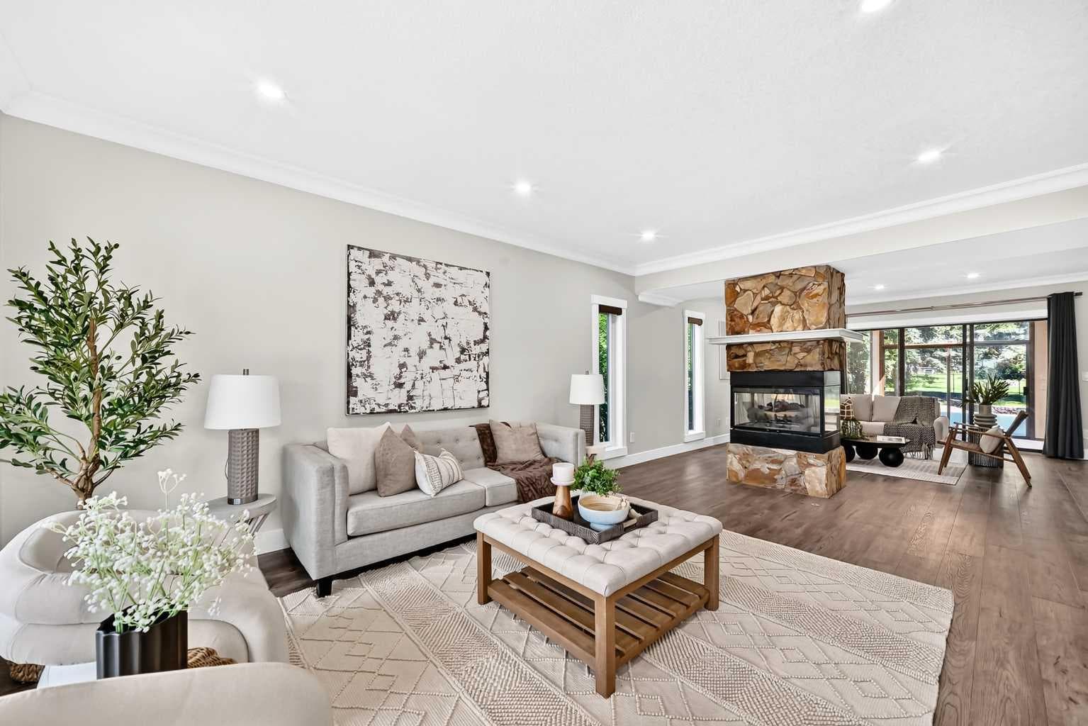 884 EAST CHESTERMERE Drive 