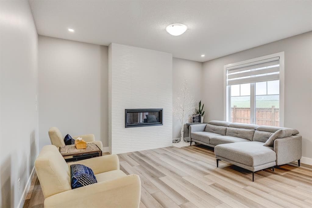 146 Yorkstone Way SW