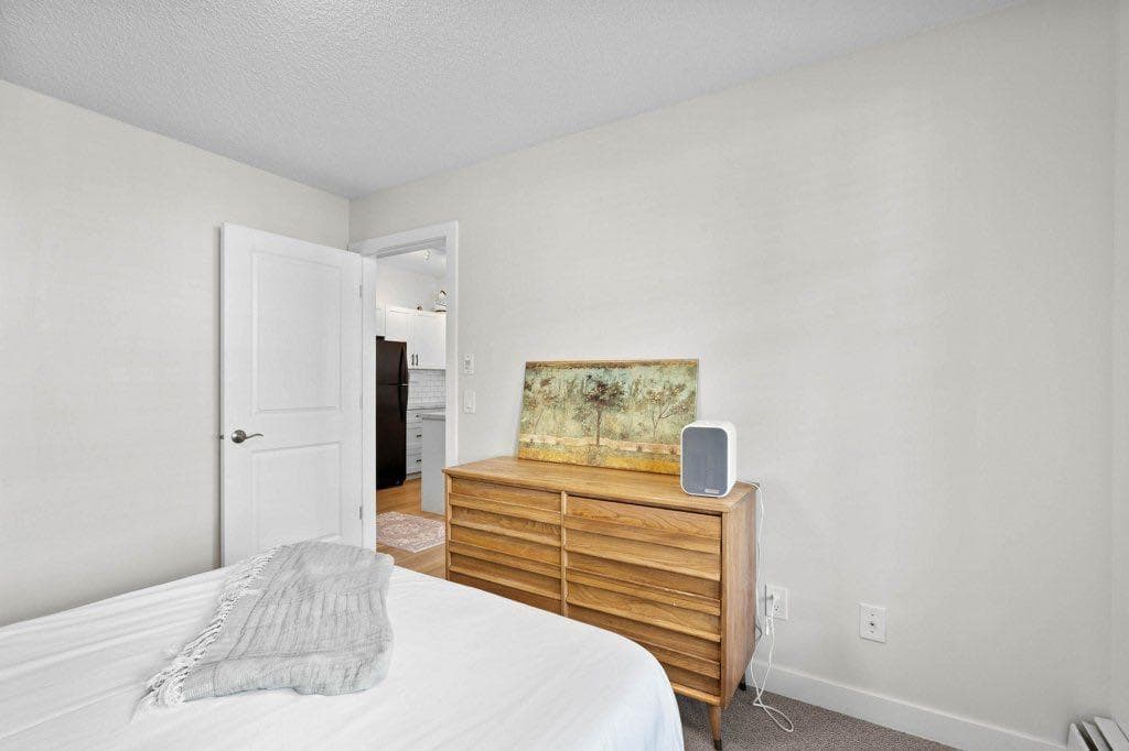 304, 201 Sunset Drive 