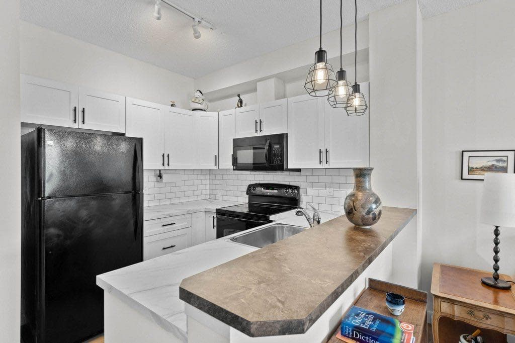 304, 201 Sunset Drive 