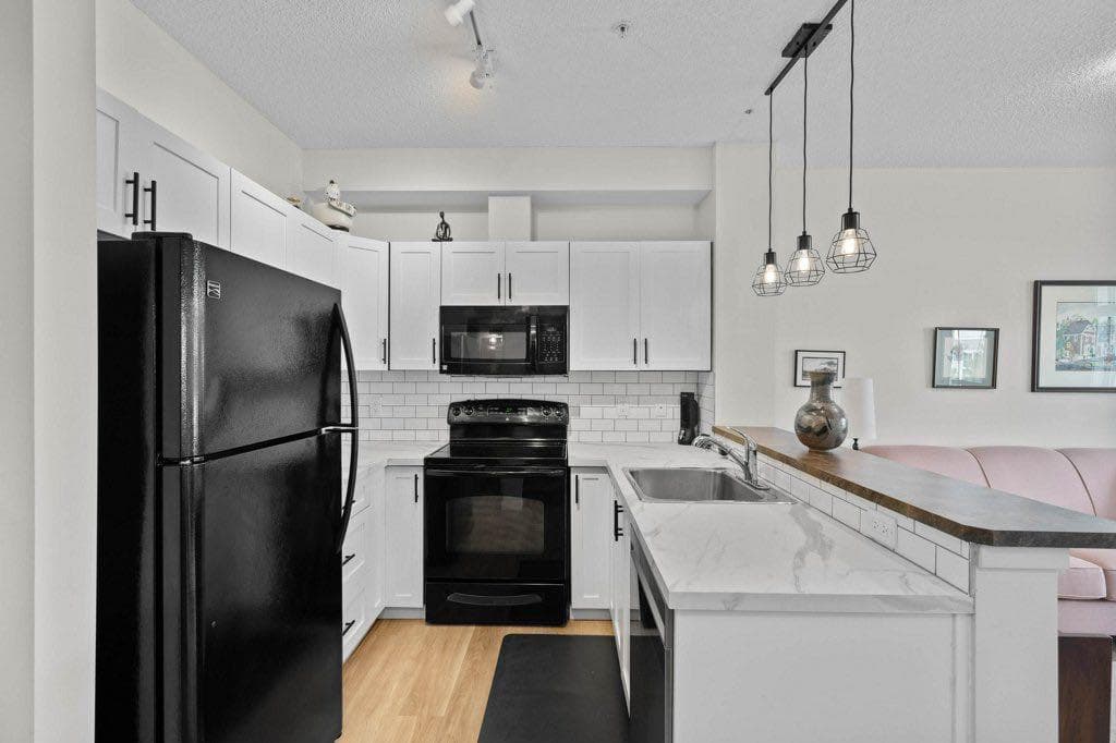 304, 201 Sunset Drive 