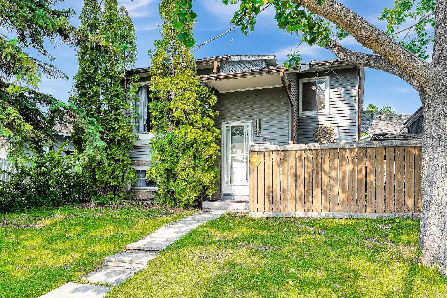 215 ERIN WOODS Drive SE