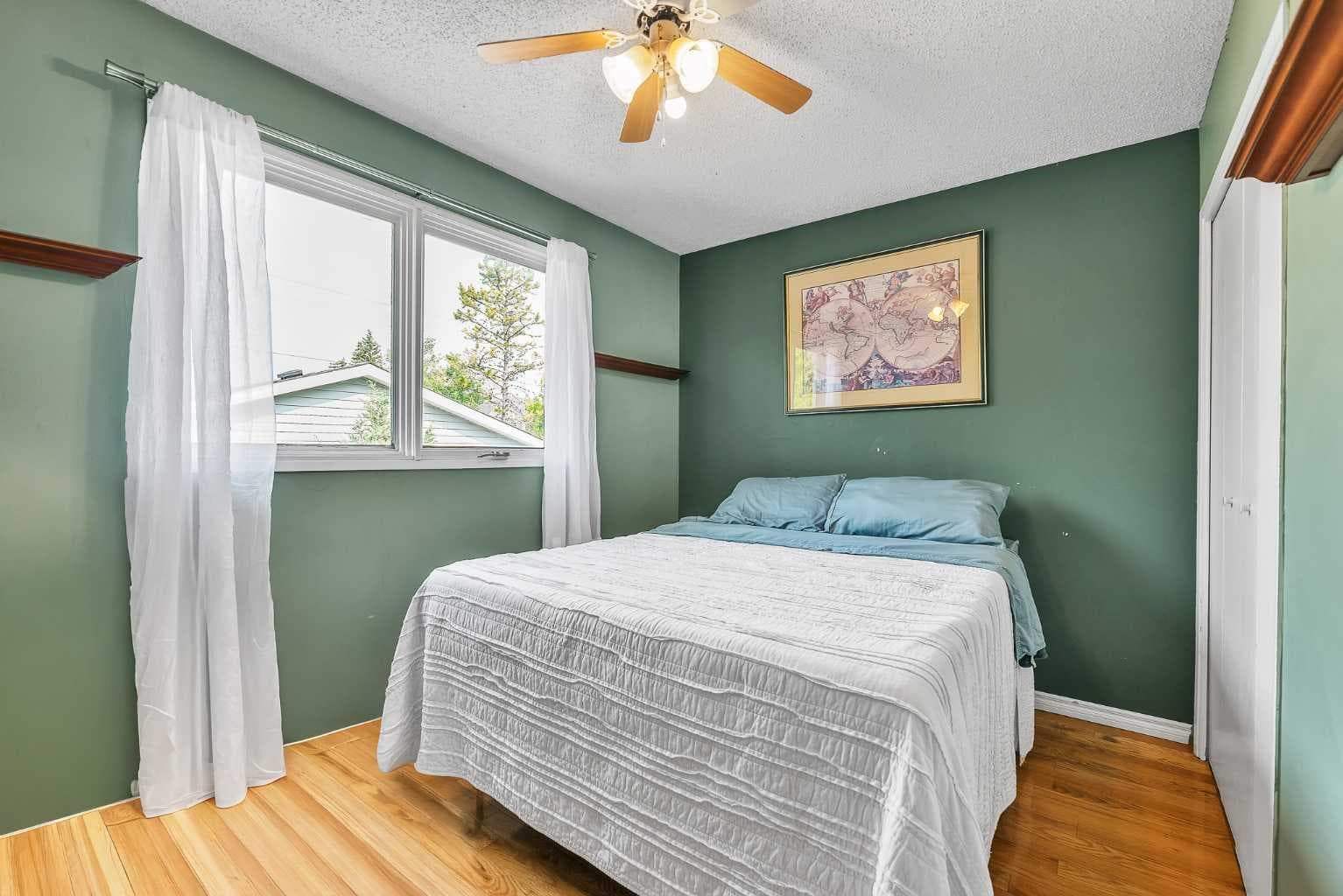 215 ERIN WOODS Drive SE