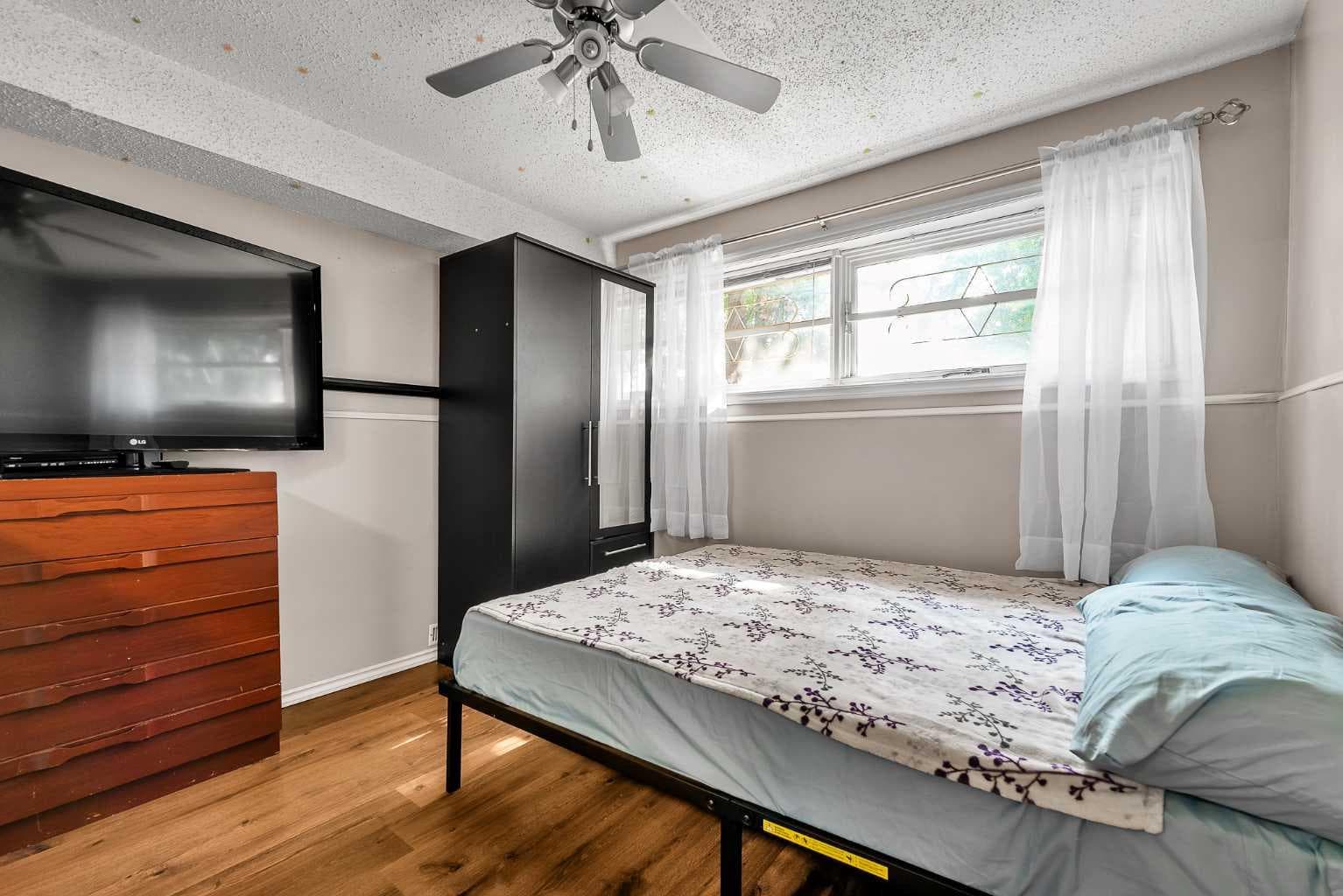 215 ERIN WOODS Drive SE