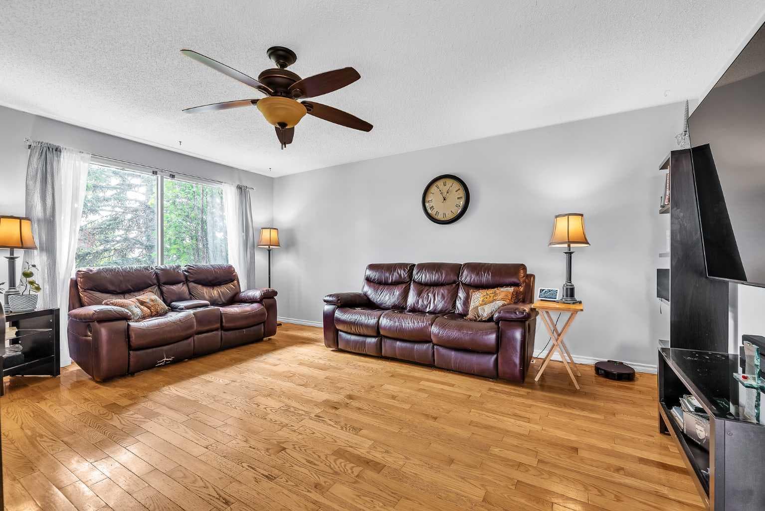 215 ERIN WOODS Drive SE