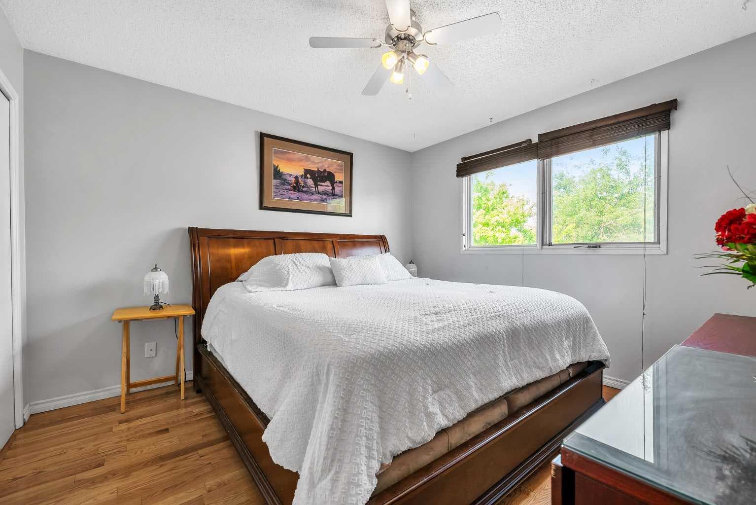 215 ERIN WOODS Drive SE