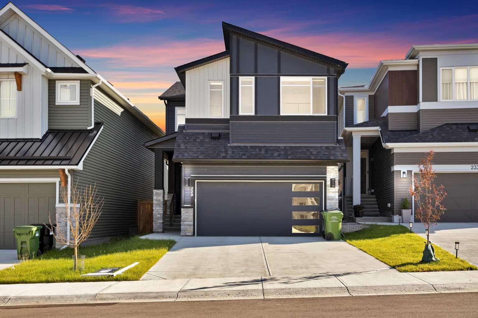 229 Calhoun Crescent NE